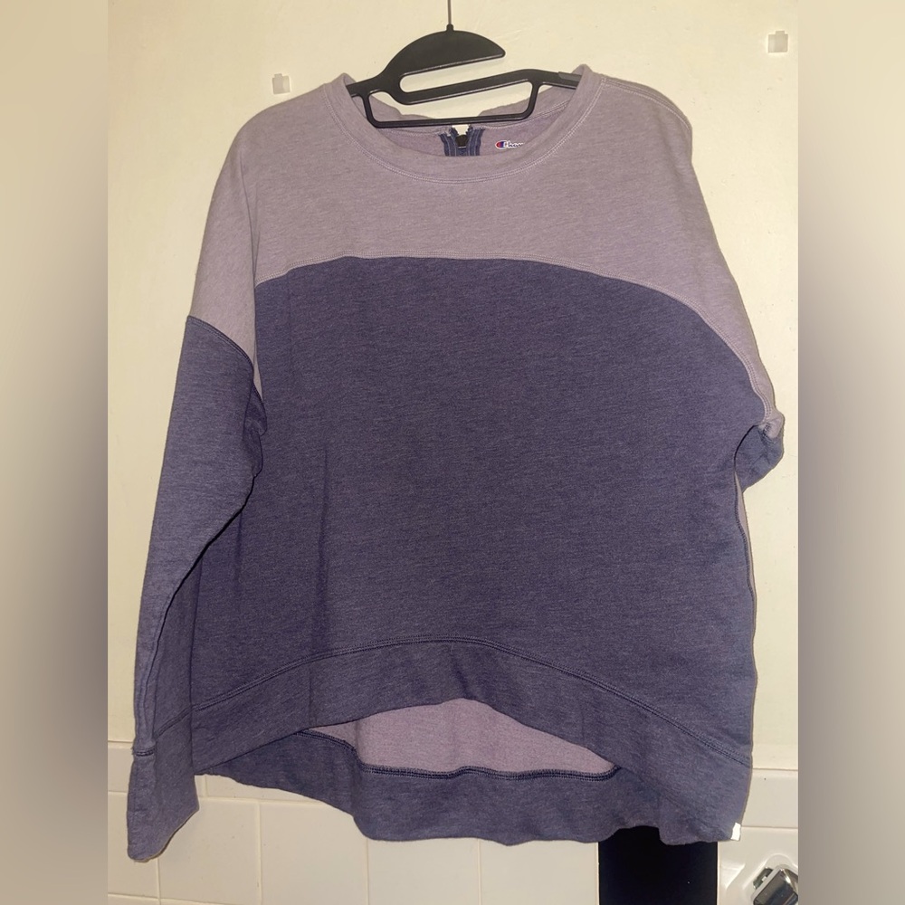 CHAMPION LAVENDER & BLUE CREW NECK- size L